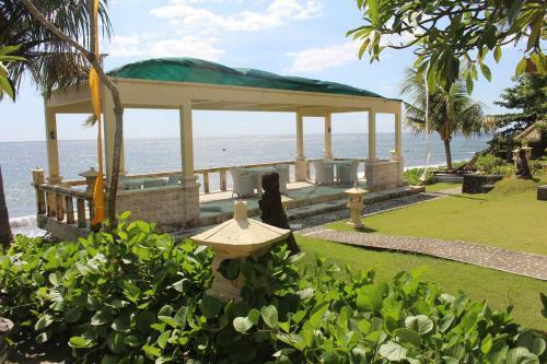 Poinciana Resort