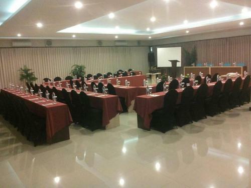 City Hotel