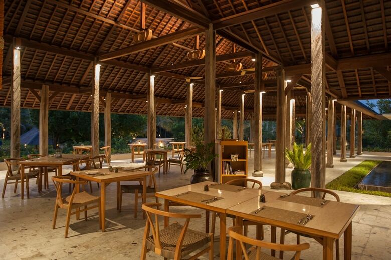 Hotel Komaneka At Keramas Beach