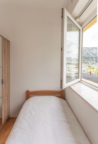 Modern Waterfront Apartment, Old Town Kotor
