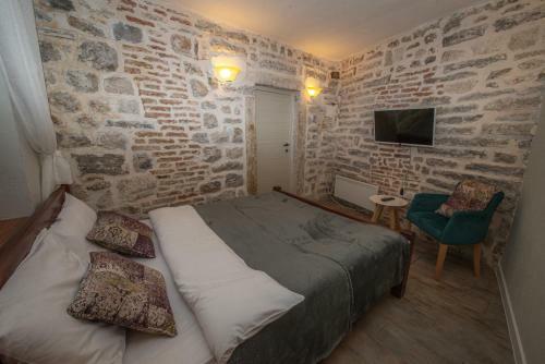 Hostal Antika Guesthouse