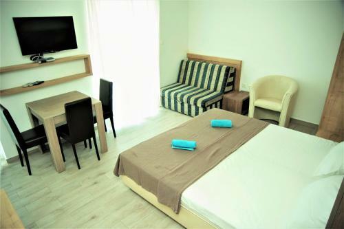 Grejm Family Apartments