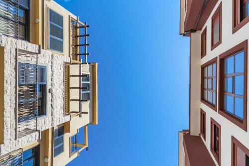 Opium Mar Apartments