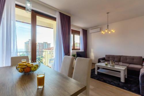 Opium Mar Apartments