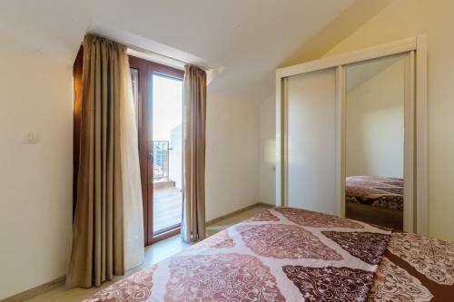 Opium Mar Apartments