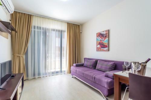 Opium Mar Apartments