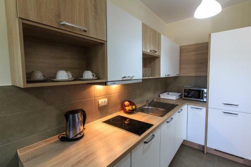 De Lux Apartments