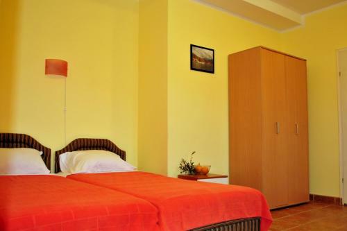 Apartments Villa-g Lustica