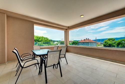 Aroma Apartments