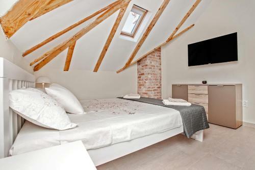 Apartments Isja
