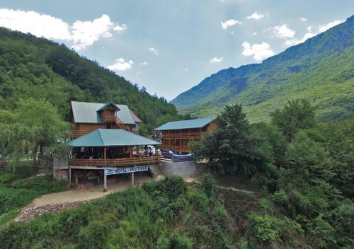 Hostal Rafting Blue River Tara