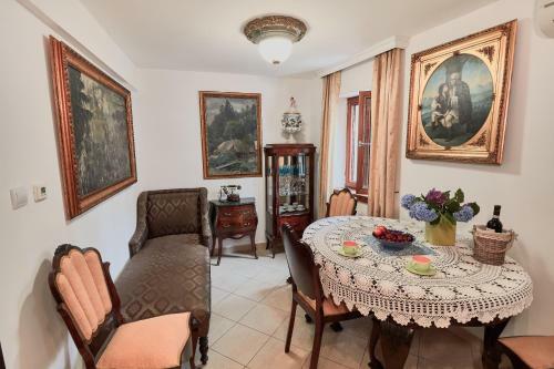 Apartments Renaissance Old Town