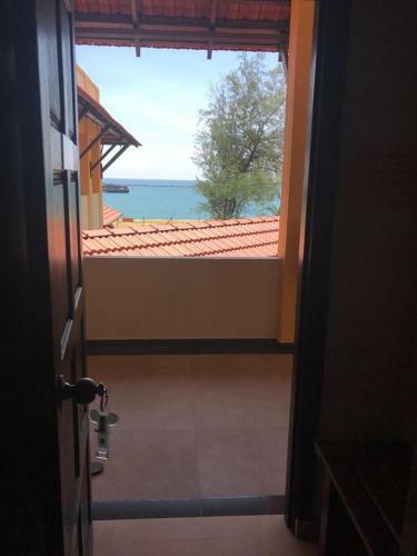 Posada Teluk Lipat Seaview Inn