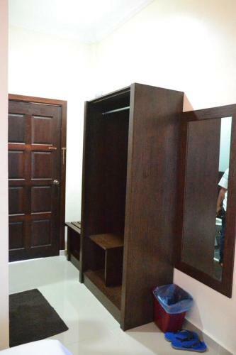 Posada Teluk Lipat Seaview Inn