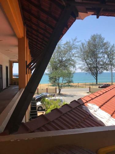 Posada Teluk Lipat Seaview Inn