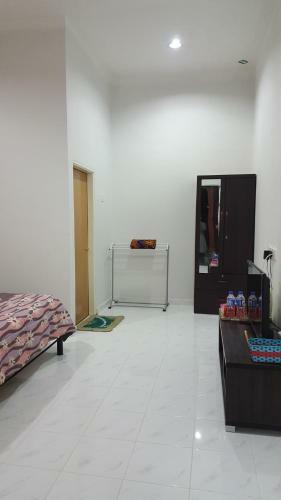 Motel Mama Iman Guestroom