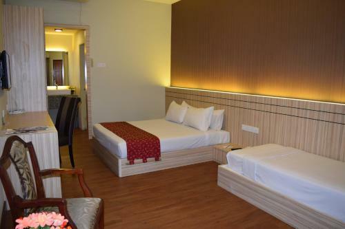 Hotel Bukit Merah Laketown Resort