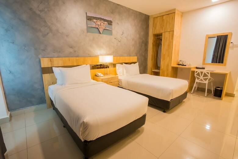 Adya Hotel Chenang