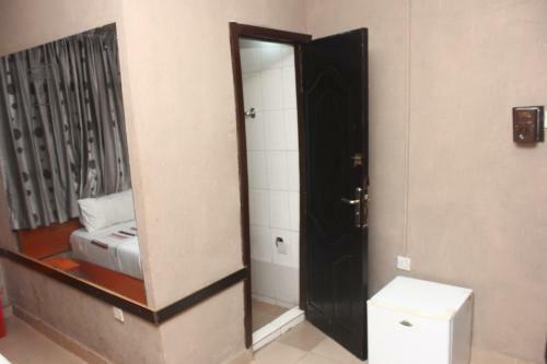 Hotel Double One Suites & Lodge