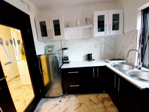 Cg Apartments Metro