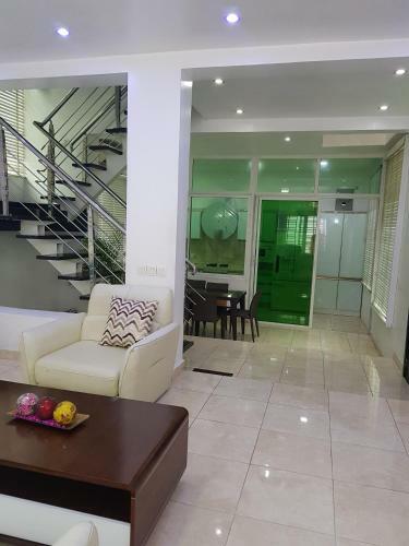 Waterfield Apartment Duplex With Terrace Magodo
