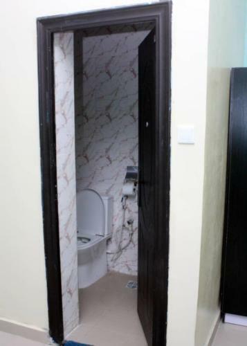 Westedge Hotel & Suites