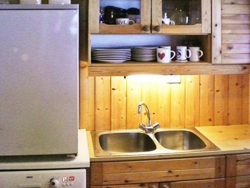 Three-bedroom Holiday Home In Nordfjordeid 2