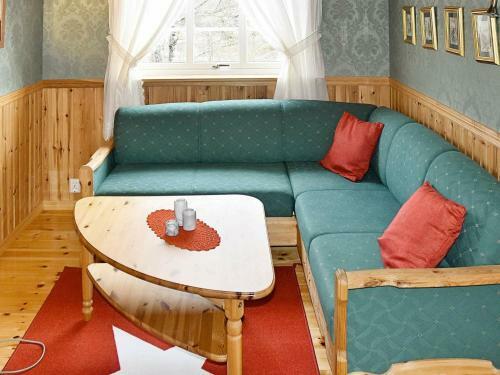 Three-bedroom Holiday Home In Flor� 2