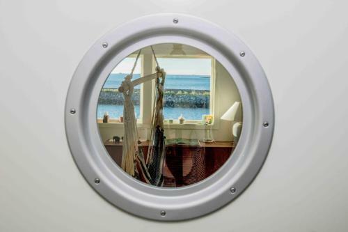 Spacious And Modern Apartment. �rland