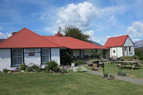 Hostal Tophouse