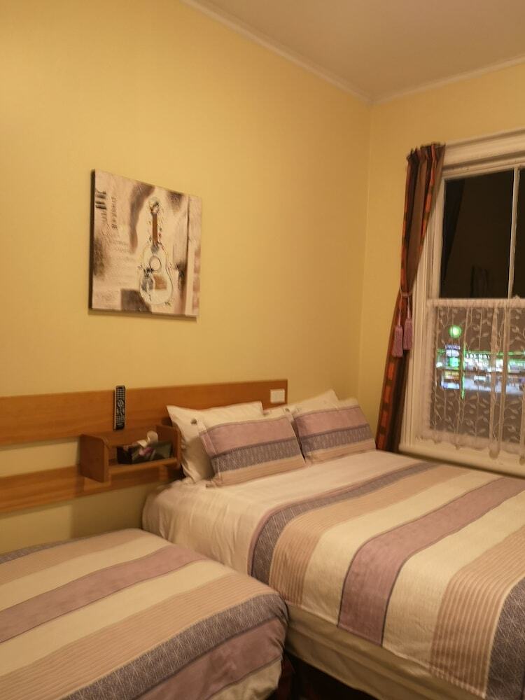 Golden Cross Hotel