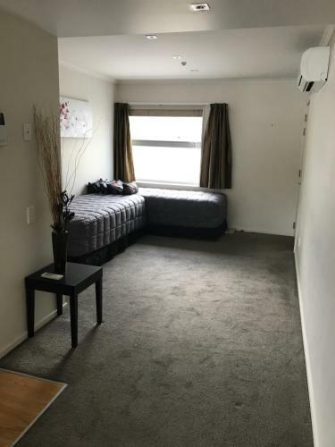 Oxley's Family Apartment