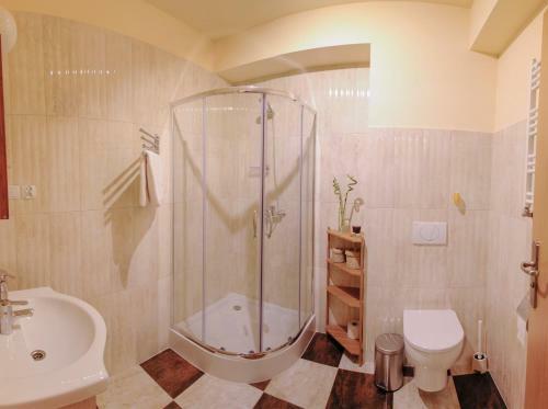 Hostal Pokoje Za Kinem