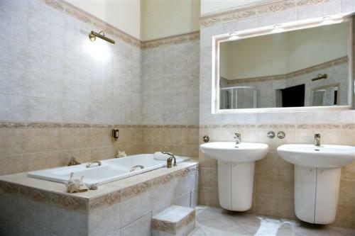 Hotel Zamek Dobra