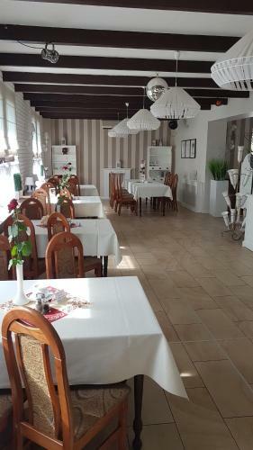 Bed & Breakfast Restauracja I Noclegi Pod Sikork?