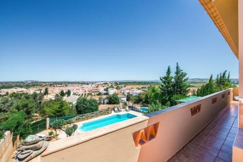 Algoz Villa Sleeps 4 Pool Air Con Wifi