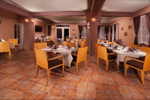 Hostal Pensiunea Floare de Colt