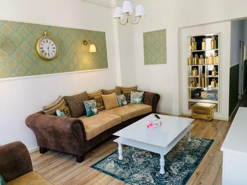 Royal Turquoise Apartment Old City
