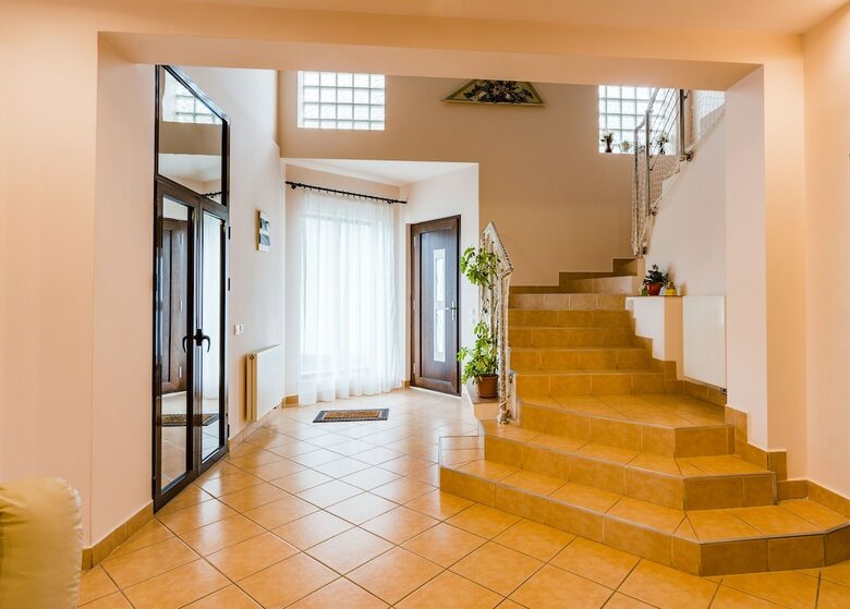 Hostal Flora Luxury House