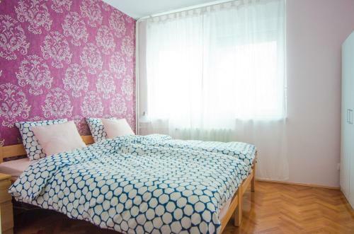 Avenue Crystal Apartment