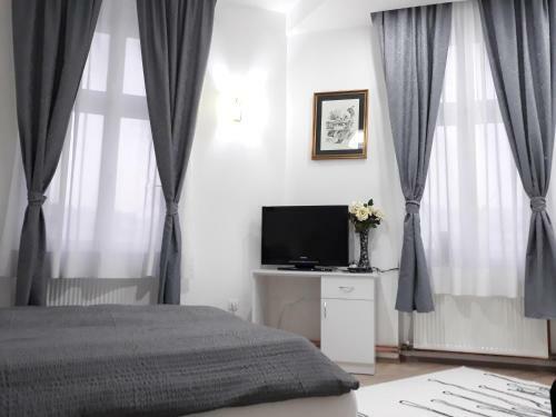 Nikolas Grand Apartments
