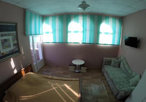 Hostal Guest House On Terskaya 108