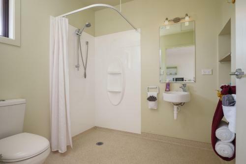 Longbourne Lodge Motel