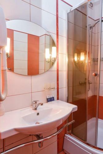 Golden Orchid Hotel