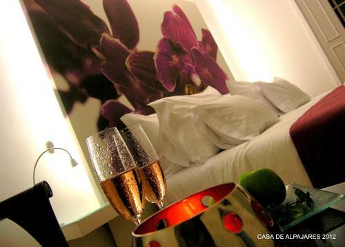Hostal Casa De Alpajares - Casa De Campo, Enoteca & Spa