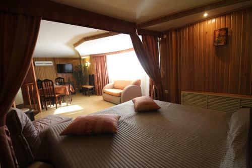 Victoria Hotel