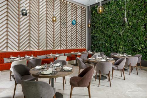 Primorie Grand Resort Hotel