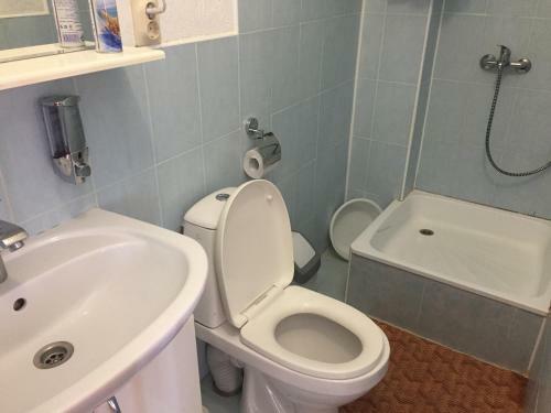 Hostal Guest House Lenart
