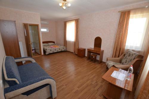 Posada Lastochka Inn Na Krymskoy