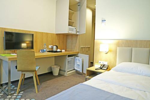 Europa Hotel And Apartment